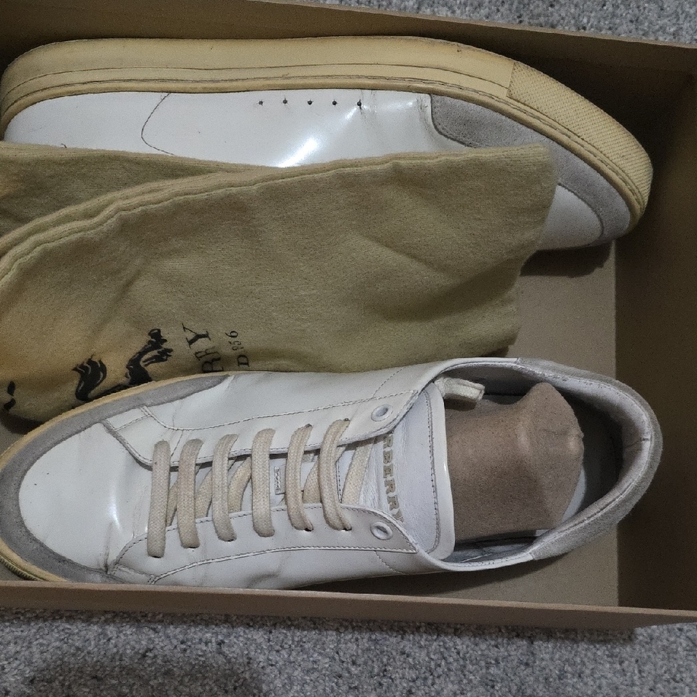 Burberry White and Beige Leather Sneakers